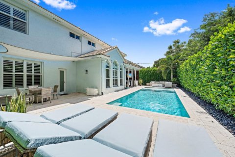 House in Jupiter, Florida 5 bedrooms, 308.34 sq.m. № 1050258 - photo 1