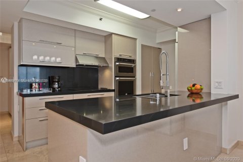 Condo in Hallandale Beach, Florida, 3 bedrooms  № 2052950 - photo 6