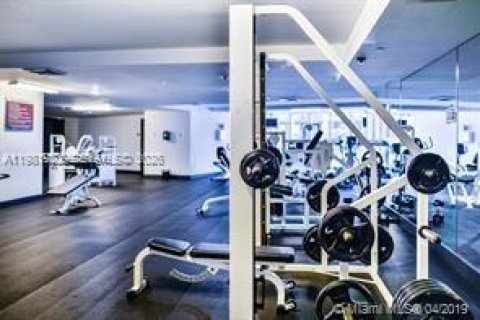 Condo in Hallandale Beach, Florida, 3 bedrooms  № 2052950 - photo 26