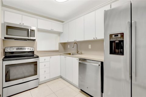 Купить кондоминиум в Майами, Флорида 1 спальня, 65.96м2, № 1794211 - фото 9
