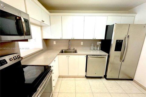 Купить кондоминиум в Майами, Флорида 1 спальня, 65.96м2, № 1794211 - фото 1