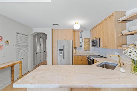 House in West Palm Beach, Florida 3 bedrooms, 182.74 sq.m. № 1971660 - photo 17