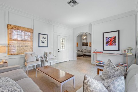 House in West Palm Beach, Florida 3 bedrooms, 182.74 sq.m. № 1971660 - photo 9