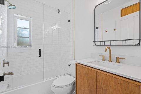 House in West Palm Beach, Florida 3 bedrooms, 182.74 sq.m. № 1971660 - photo 28