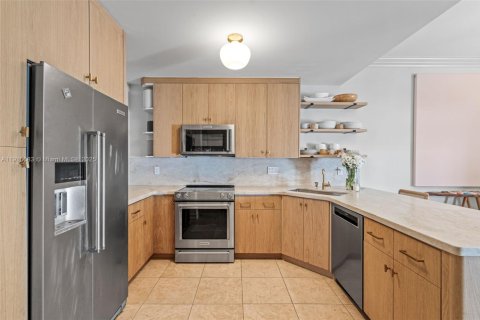 House in West Palm Beach, Florida 3 bedrooms, 182.74 sq.m. № 1971660 - photo 15