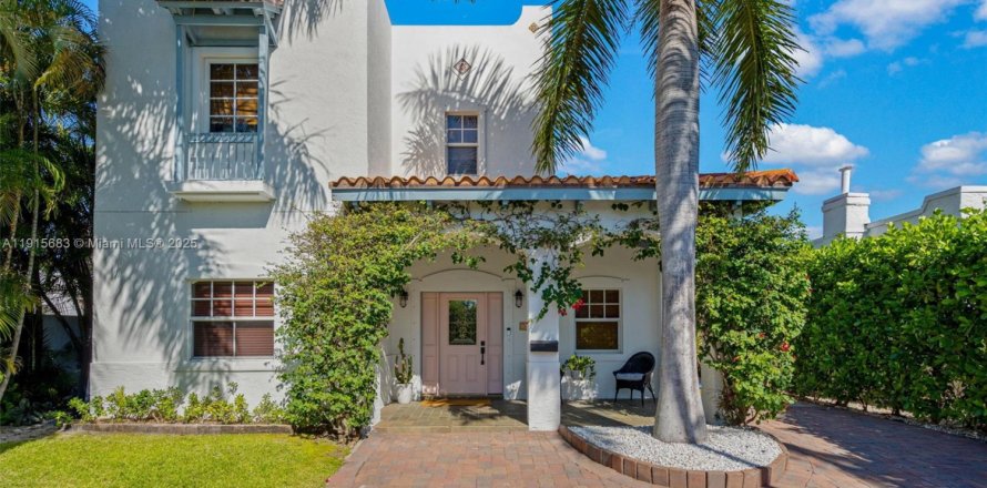 House in West Palm Beach, Florida 3 bedrooms, 182.74 sq.m. № 1971660