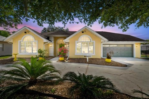 Casa en Spring Hill, Florida 3 dormitorios, 215.35 m2 № 2199408