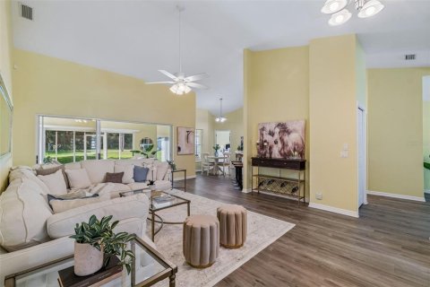 Casa en venta en Spring Hill, Florida, 3 dormitorios, 215.35 m2 № 2199408 - foto 8