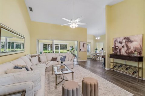 Casa en venta en Spring Hill, Florida, 3 dormitorios, 215.35 m2 № 2199408 - foto 9
