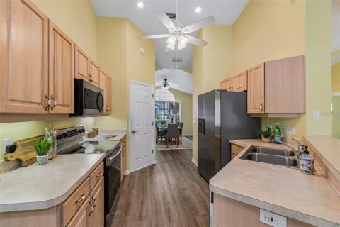Casa en venta en Spring Hill, Florida, 3 dormitorios, 215.35 m2 № 2199408 - foto 17