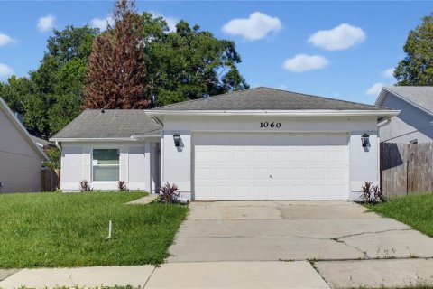 House in Oviedo, Florida 3 bedrooms, 114.36 sq.m. № 2320867