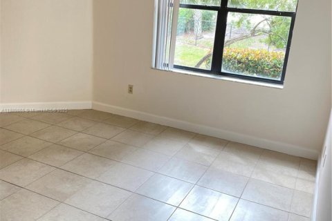 Condominio en alquiler en Pompano Beach, Florida, 1 dormitorio, 43.66 m2 № 1939210 - foto 3
