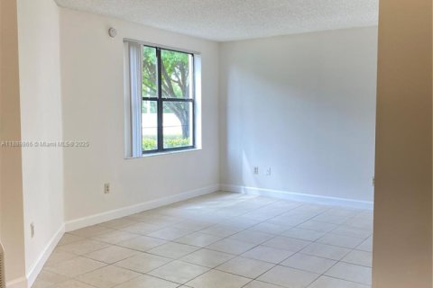 Condominio en alquiler en Pompano Beach, Florida, 1 dormitorio, 43.66 m2 № 1939210 - foto 2