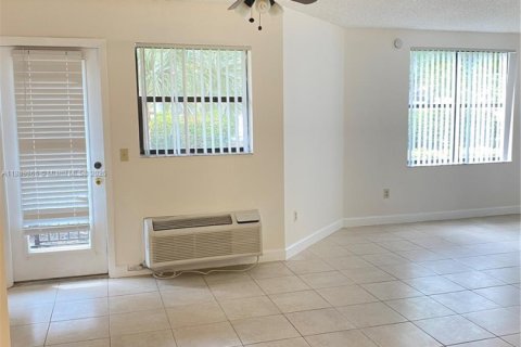 Condominio en alquiler en Pompano Beach, Florida, 1 dormitorio, 43.66 m2 № 1939210 - foto 10