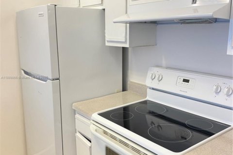 Condominio en alquiler en Pompano Beach, Florida, 1 dormitorio, 43.66 m2 № 1939210 - foto 14