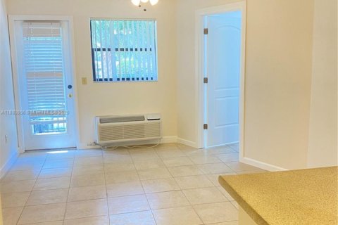Condominio en alquiler en Pompano Beach, Florida, 1 dormitorio, 43.66 m2 № 1939210 - foto 19