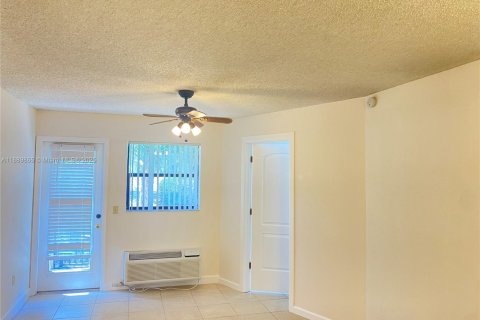Condominio en alquiler en Pompano Beach, Florida, 1 dormitorio, 43.66 m2 № 1939210 - foto 17