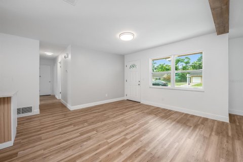 House in Seffner, Florida 3 bedrooms, 120.77 sq.m. № 1782271 - photo 18