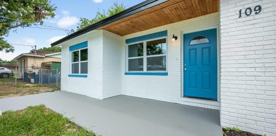 House in Seffner, Florida 3 bedrooms, 120.77 sq.m. № 1782271