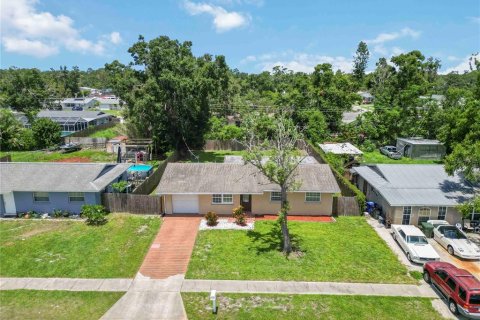 House in Sarasota, Florida 3 bedrooms, 111.48 sq.m. № 1815812 - photo 28