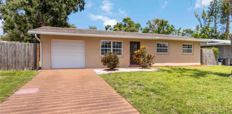 House in Sarasota, Florida 3 bedrooms, 111.48 sq.m. № 1815812