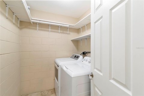 House in Sarasota, Florida 3 bedrooms, 111.48 sq.m. № 1815812 - photo 8