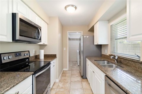 House in Sarasota, Florida 3 bedrooms, 111.48 sq.m. № 1815812 - photo 6