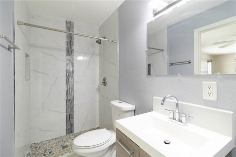 House in Sarasota, Florida 3 bedrooms, 111.48 sq.m. № 1815812 - photo 21