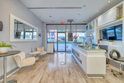 Commercial property in Coral Gables, Florida № 1875227 - photo 8