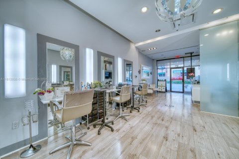 Commercial property in Coral Gables, Florida № 1875227 - photo 6