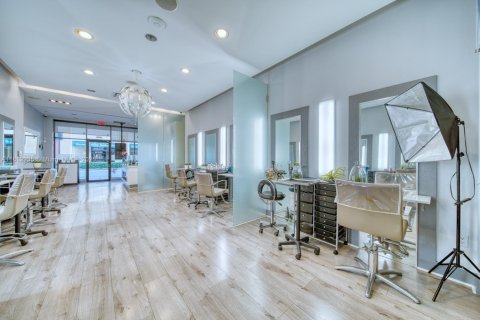 Commercial property in Coral Gables, Florida № 1875227 - photo 3