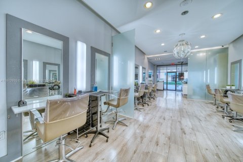 Commercial property in Coral Gables, Florida № 1875227 - photo 5