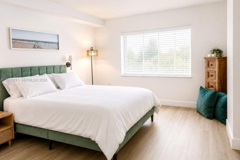Condo in Sunny Isles Beach, Florida, 2 bedrooms № 2090549 - photo 10