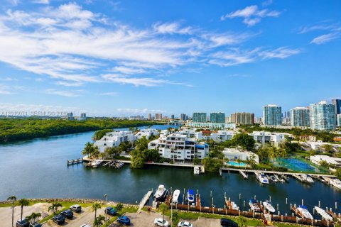Condo in Sunny Isles Beach, Florida, 2 bedrooms № 2090549 - photo 16