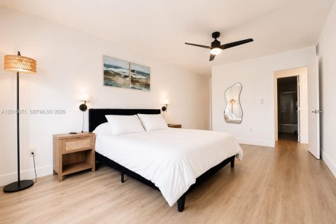 Condo in Sunny Isles Beach, Florida, 2 bedrooms № 2090549 - photo 13