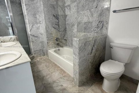 Copropriété à louer à Surfside, Floride: 2 chambres, 93.83 m2 № 1888045 - photo 29