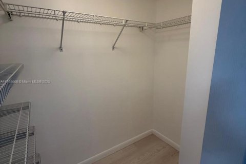 Copropriété à louer à Surfside, Floride: 2 chambres, 93.83 m2 № 1888045 - photo 27