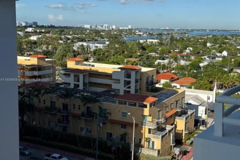 Copropriété à louer à Surfside, Floride: 2 chambres, 93.83 m2 № 1888045 - photo 13