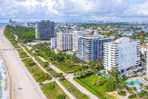 Copropriété à louer à Surfside, Floride: 2 chambres, 93.83 m2 № 1888045 - photo 8