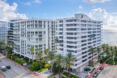 Copropriété à louer à Surfside, Floride: 2 chambres, 93.83 m2 № 1888045 - photo 2