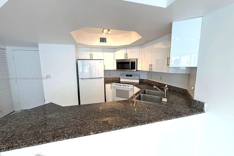 Copropriété à louer à Surfside, Floride: 2 chambres, 93.83 m2 № 1888045 - photo 21