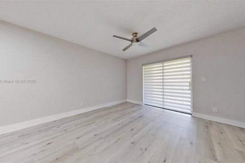 Condo in Sunrise, Florida, 2 bedrooms  № 1739840 - photo 14