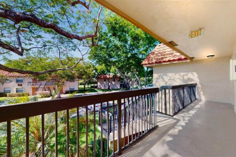 Condo in Sunrise, Florida, 2 bedrooms  № 1739840 - photo 5
