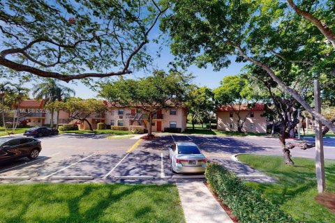 Condo in Sunrise, Florida, 2 bedrooms  № 1739840 - photo 4