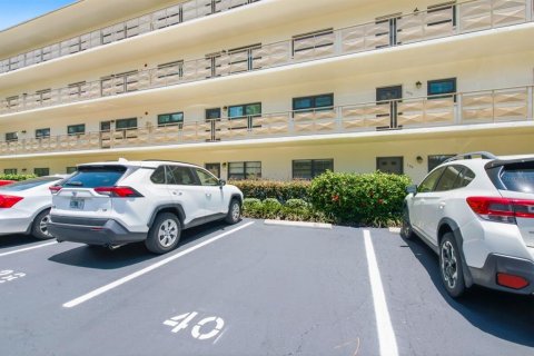 Condo in Saint Petersburg, Florida, 2 bedrooms  № 2210352 - photo 7