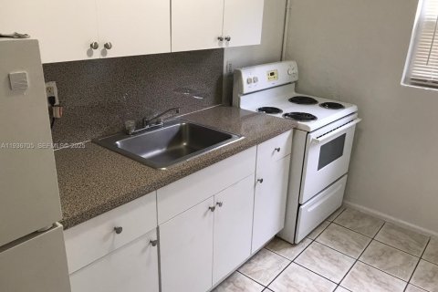 Apartamento en Miami, Florida 2 dormitorios № 2057591