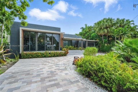 Villa ou maison à vendre à North Miami, Floride: 4 chambres, 298.77 m2 № 1974058 - photo 25