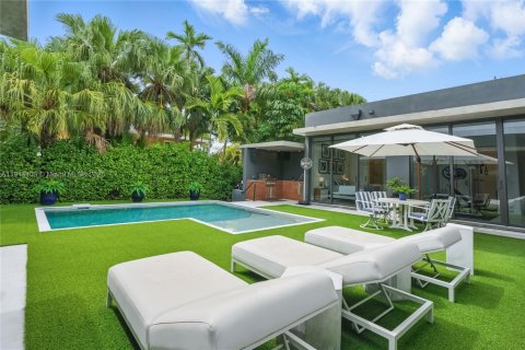 Villa ou maison à vendre à North Miami, Floride: 4 chambres, 298.77 m2 № 1974058 - photo 3