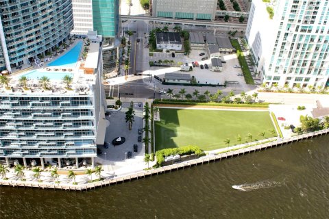 Condominio en alquiler en Miami, Florida, 1 dormitorio, 87.98 m2 № 1956794 - foto 6