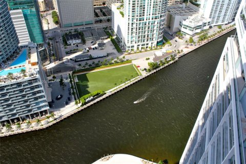 Condominio en alquiler en Miami, Florida, 1 dormitorio, 87.98 m2 № 1956794 - foto 8